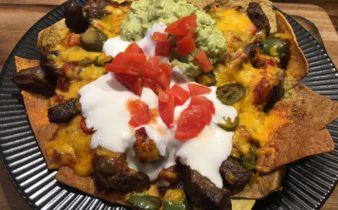 Steak nachos
