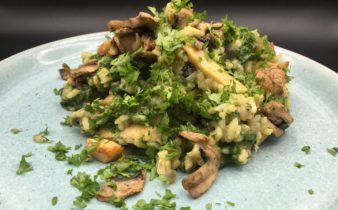 Risotto med svampe, kylling og spinat